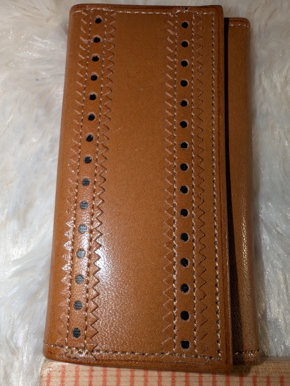 Vintage Women's Leather Tan Card & Key Holder with Decorative Stitching.